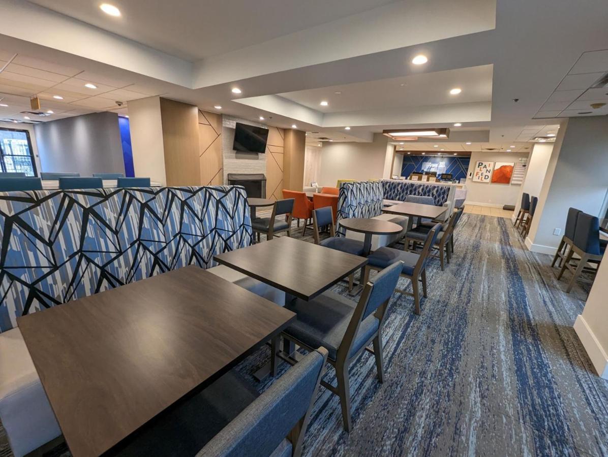 Holiday Inn Express Indianapolis Airport By Ihg Plainfield Kültér fotó