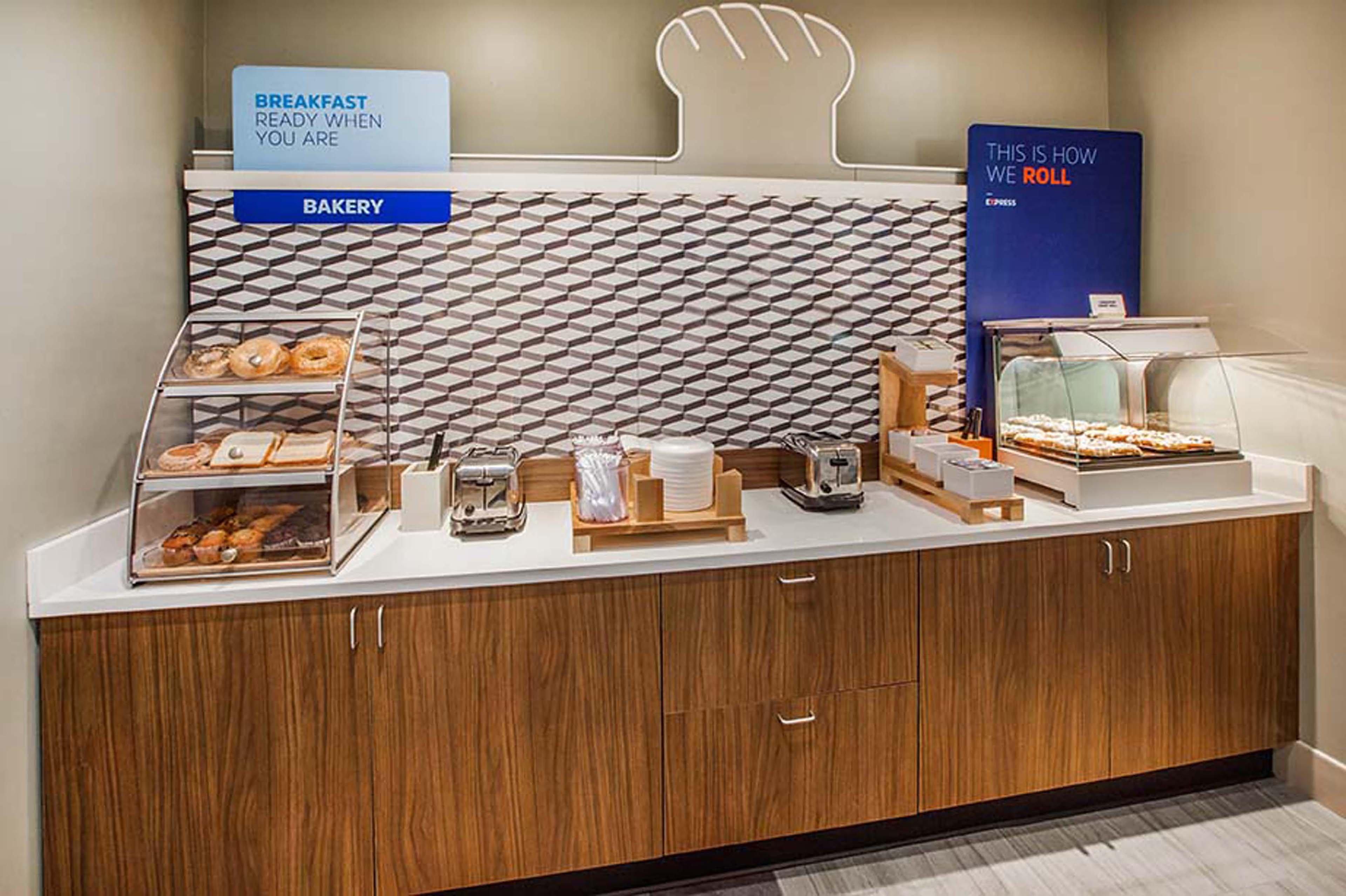 Holiday Inn Express Indianapolis Airport By Ihg Plainfield Kültér fotó