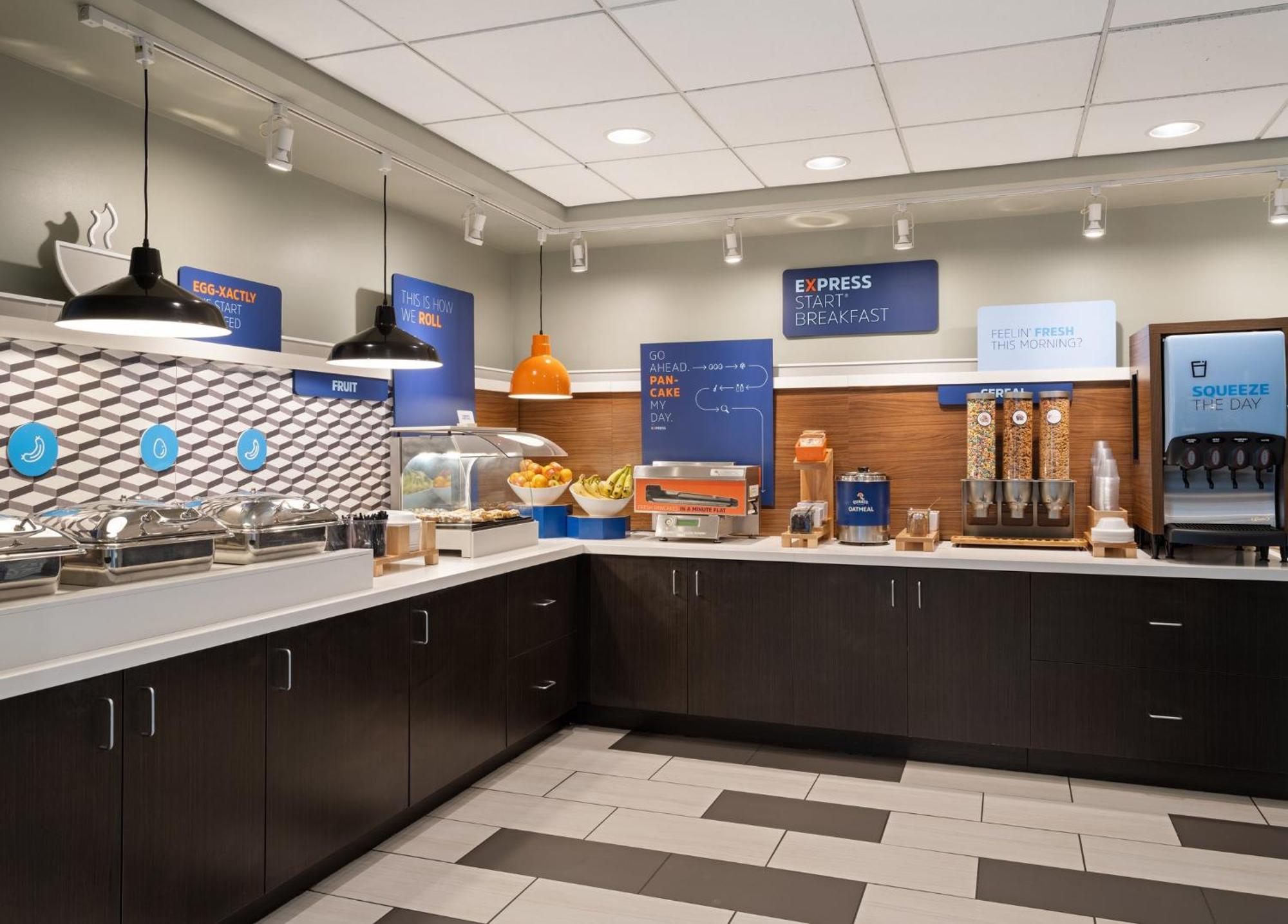 Holiday Inn Express Indianapolis Airport By Ihg Plainfield Kültér fotó