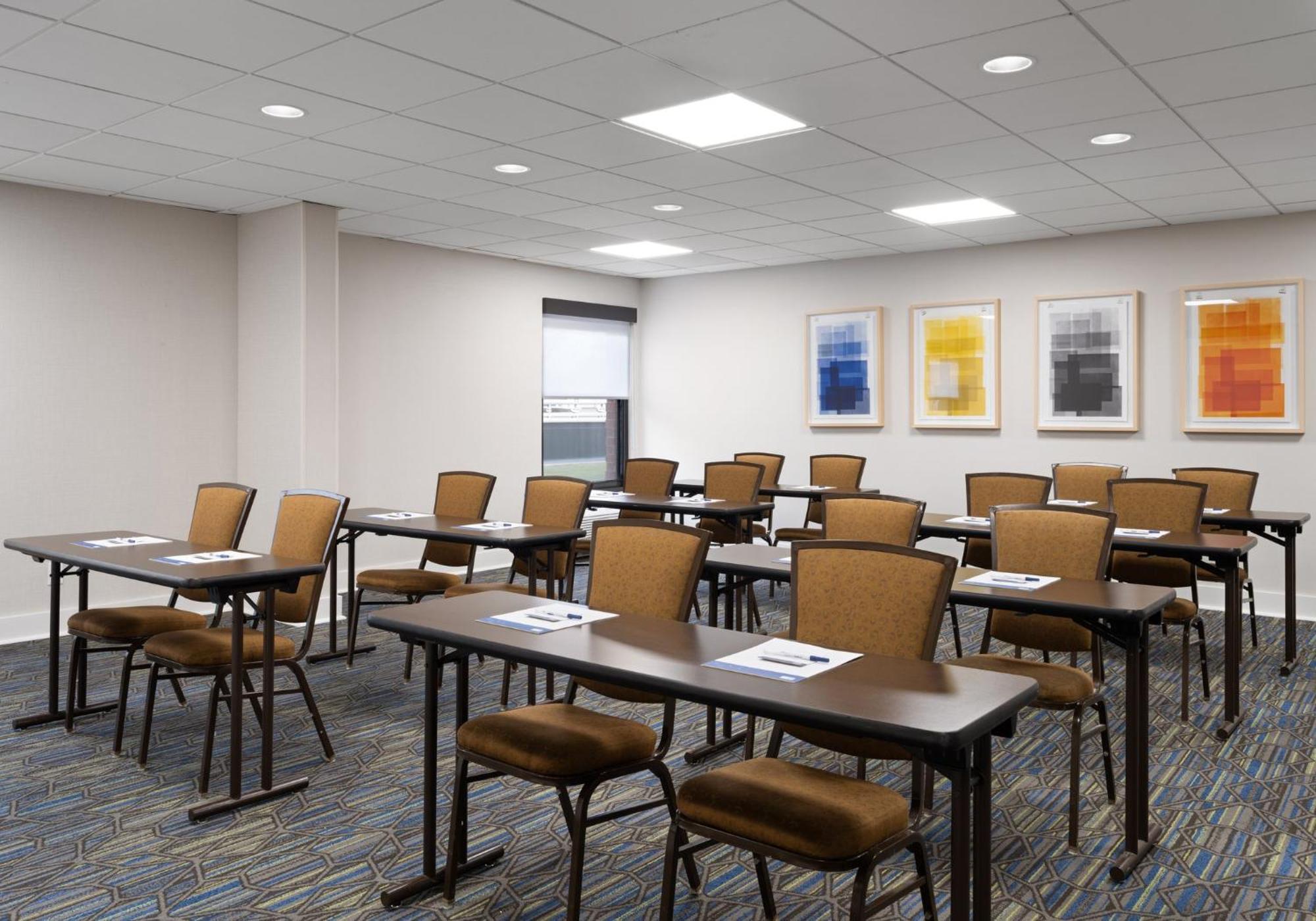 Holiday Inn Express Indianapolis Airport By Ihg Plainfield Kültér fotó