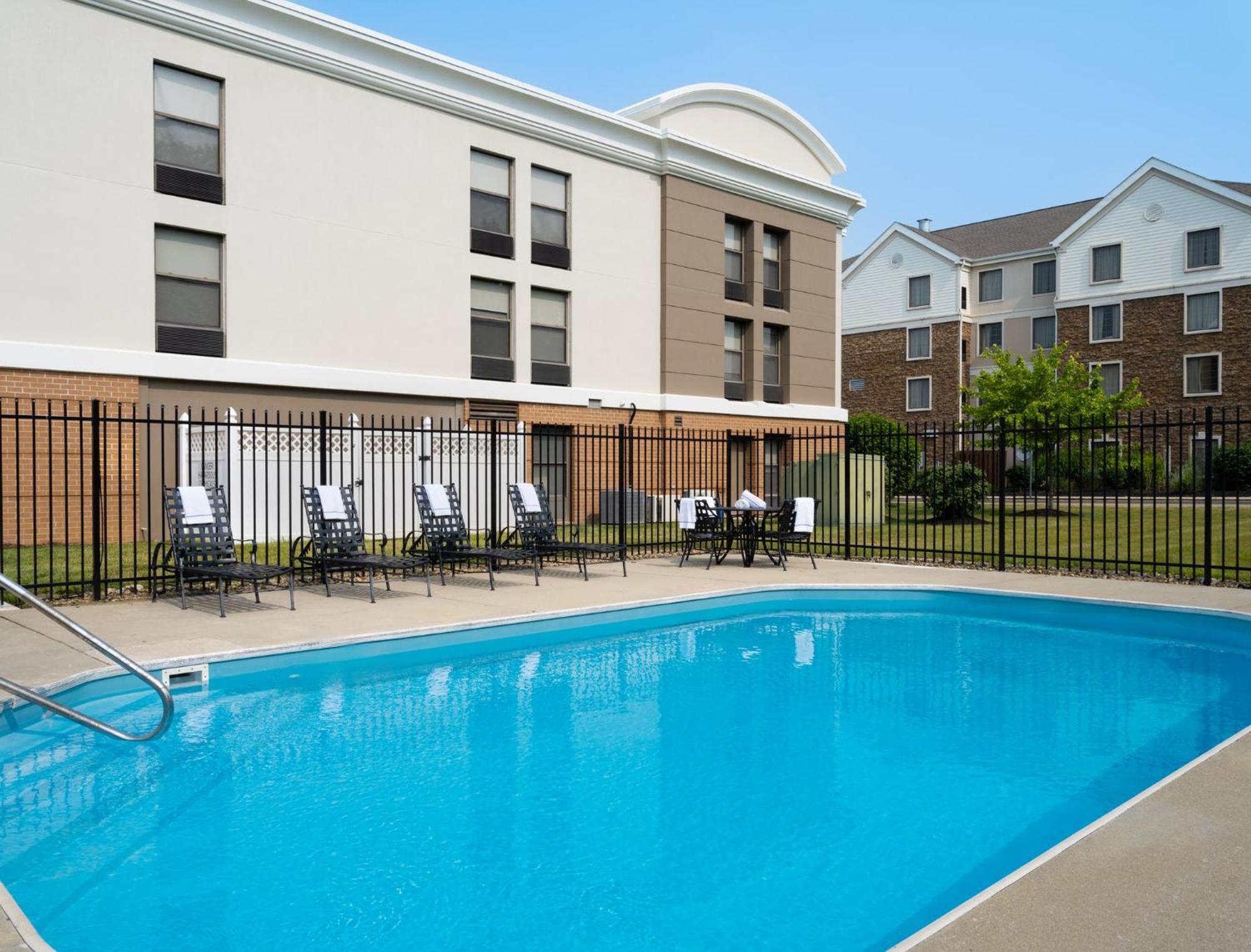 Holiday Inn Express Indianapolis Airport By Ihg Plainfield Kültér fotó